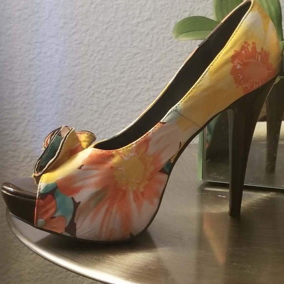 QUPID STILETTO PLATFORM HEELS SIZE 8 - Picture 4 of 12